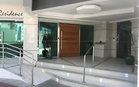 Apto com vista deslumbrante, com piscina e garagem!